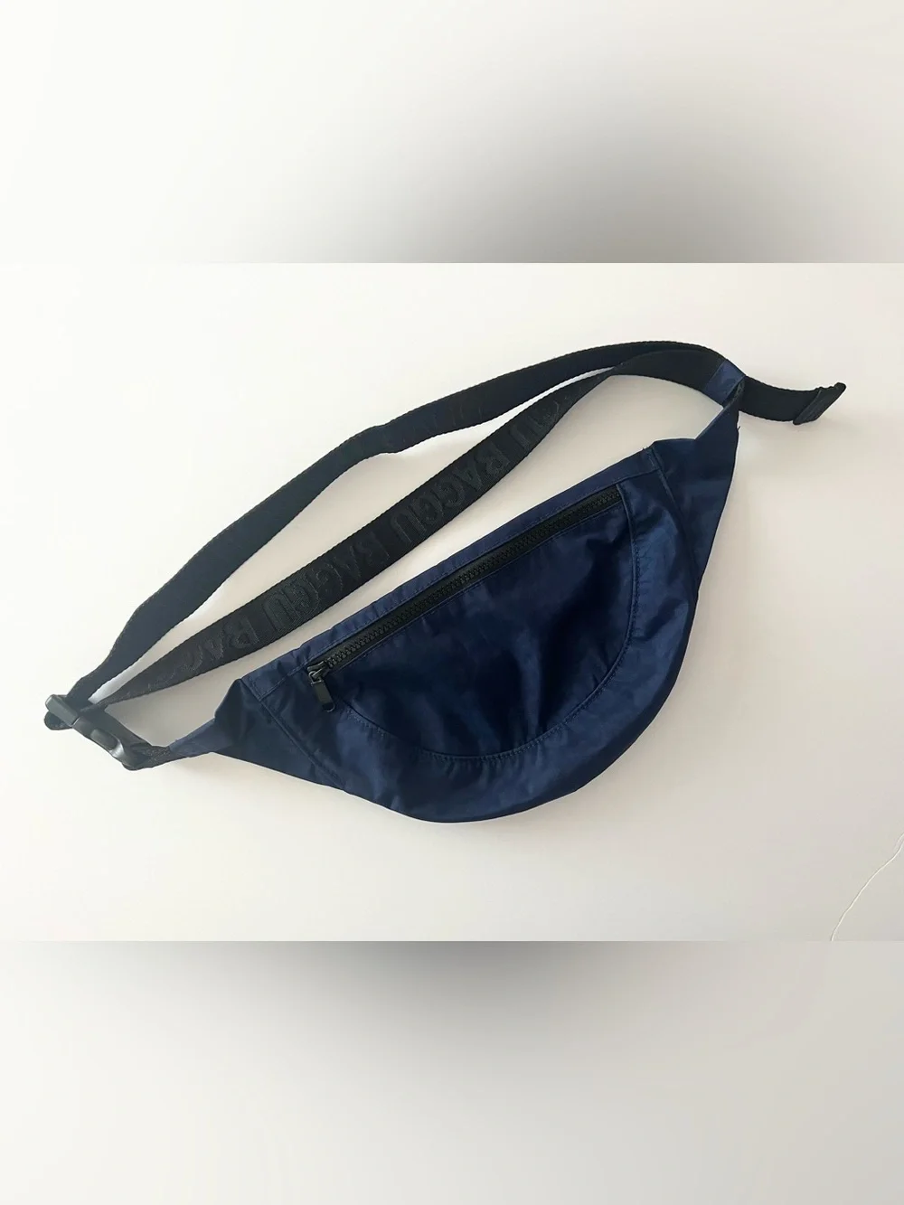 Baggu Crescent Fanny Pack in Navy (Discontinued)